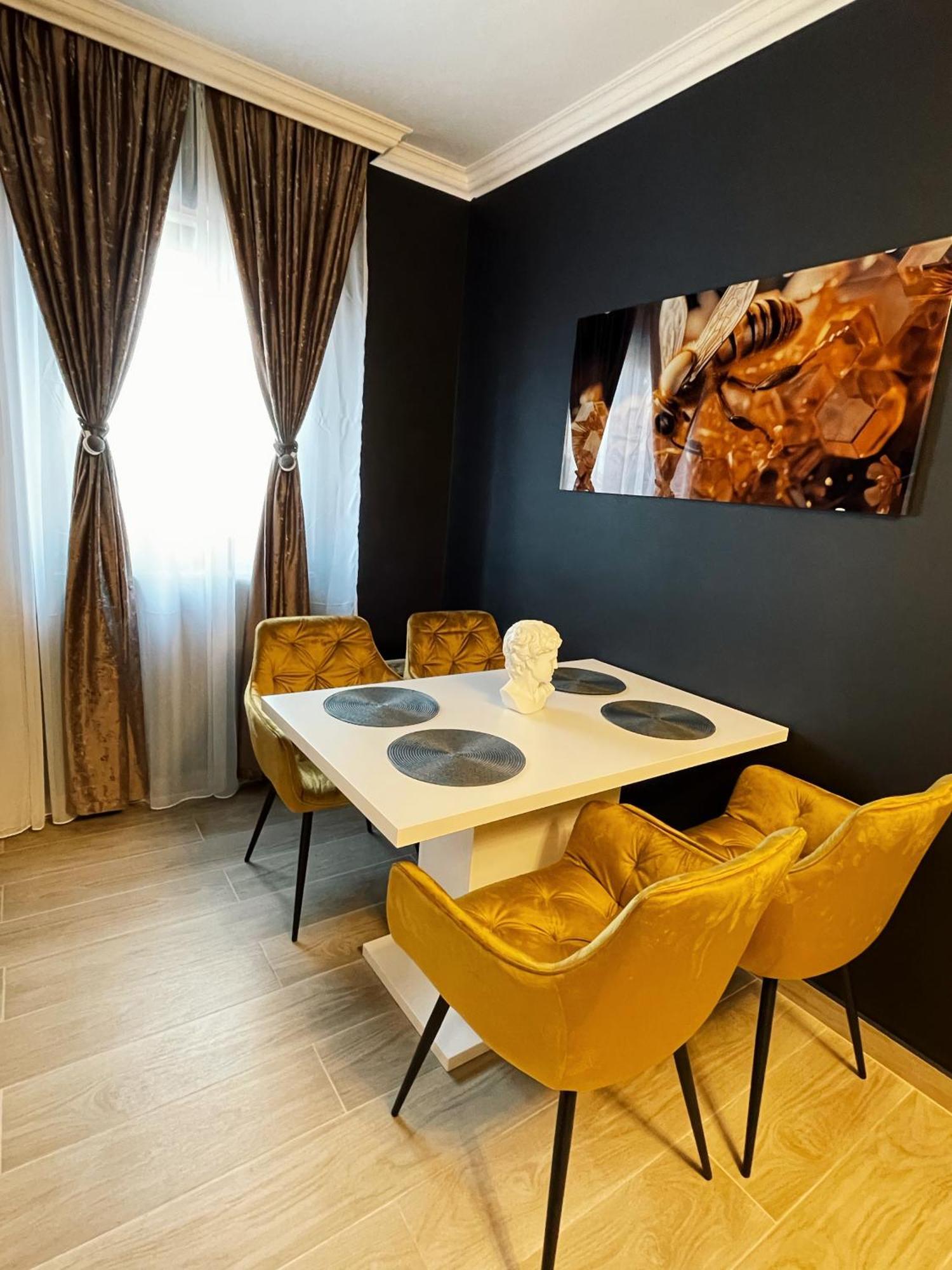 Rv Premium Apartments Арад Екстер'єр фото