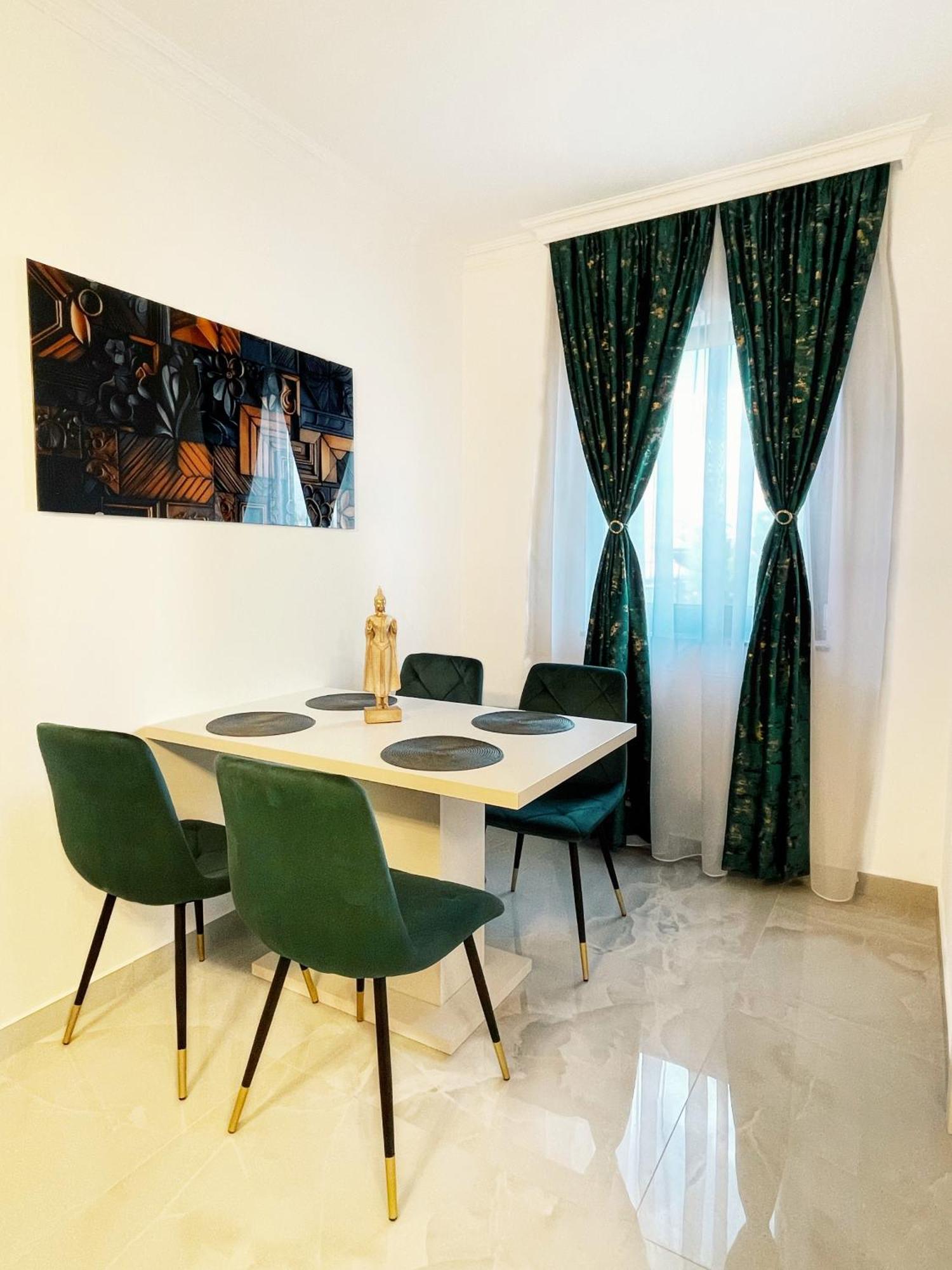 Rv Premium Apartments Арад Екстер'єр фото